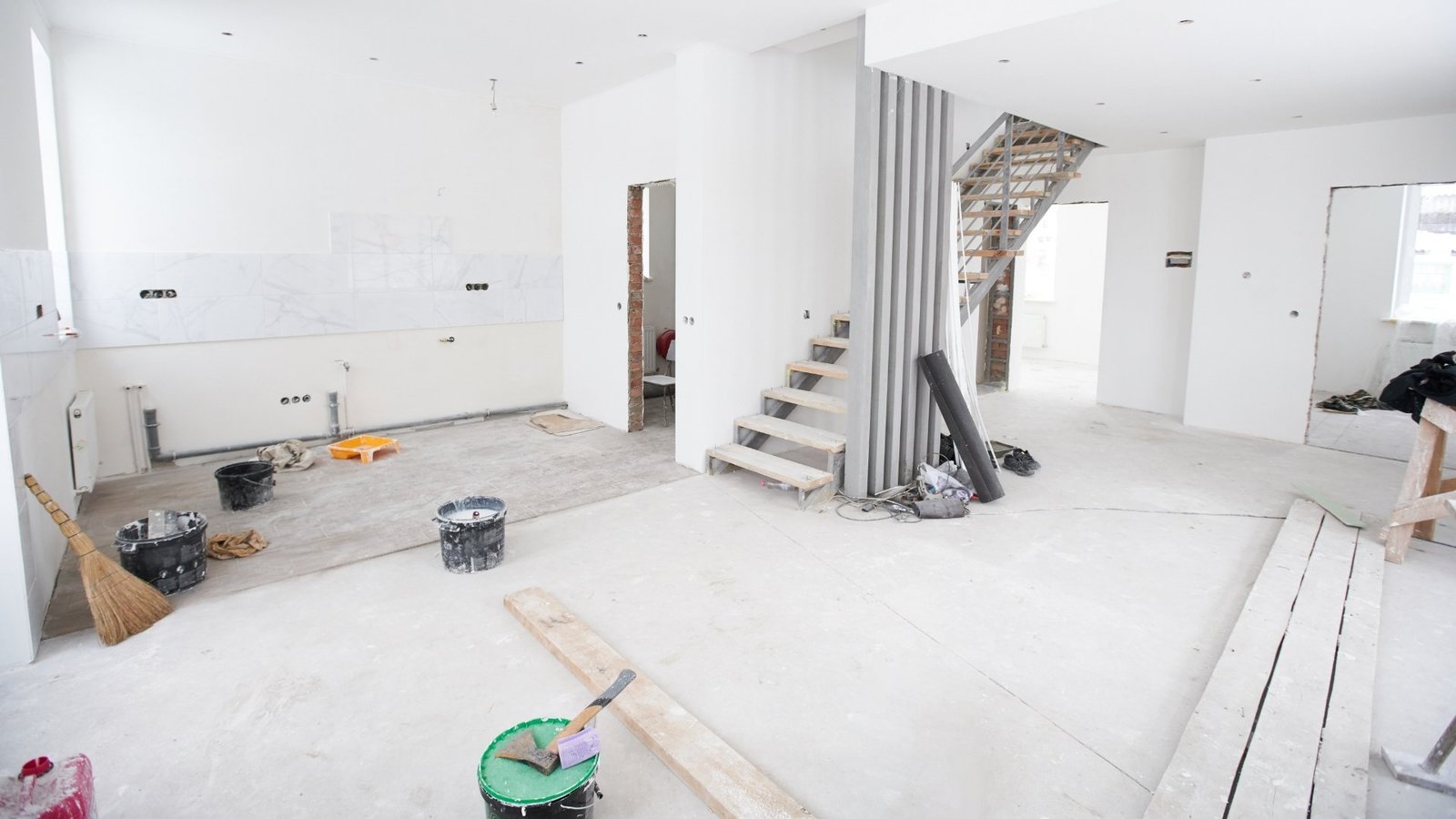 1 reformaspinturax-reformas-interiores-huelva-banos-cocinas-alicatado-porcelanico-fontaneria-pladur